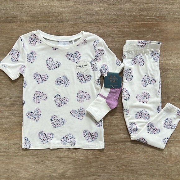 tres beau et belle Other - ❤️ Tres Beau et Belle Toddler Girl Bamboo Pajama Set Floral Hearts 4T